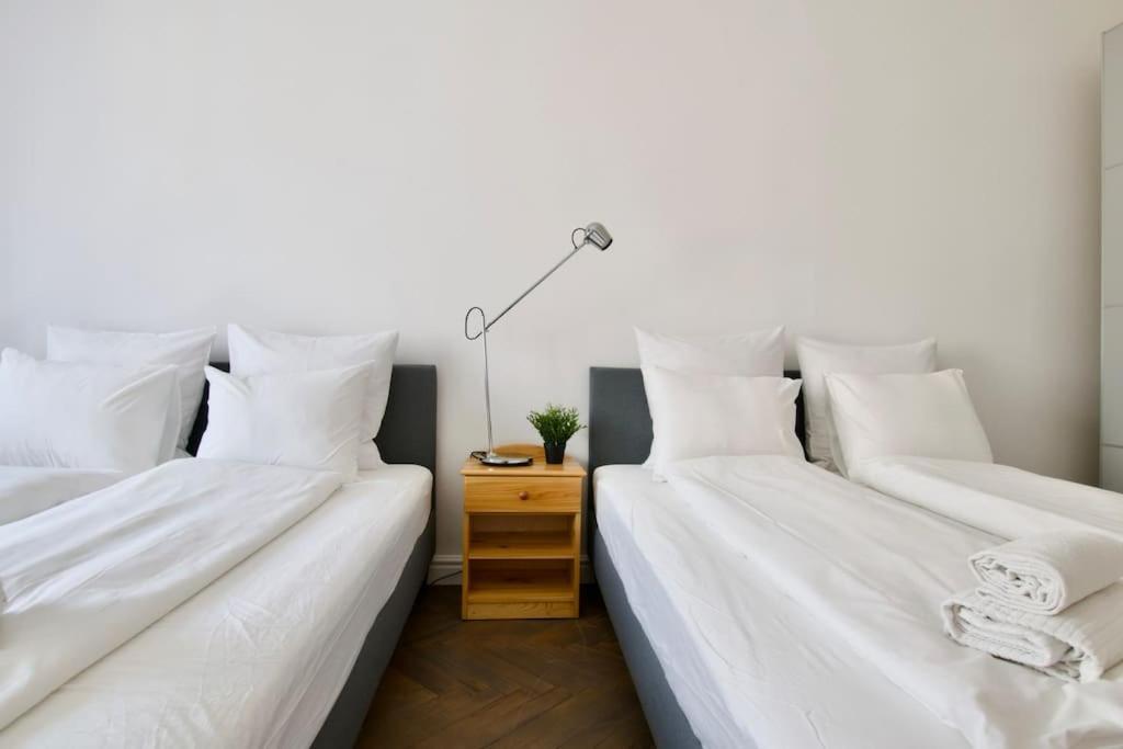 Premium Apartment By Hi5- Anker Apartment Budapest Exterior foto