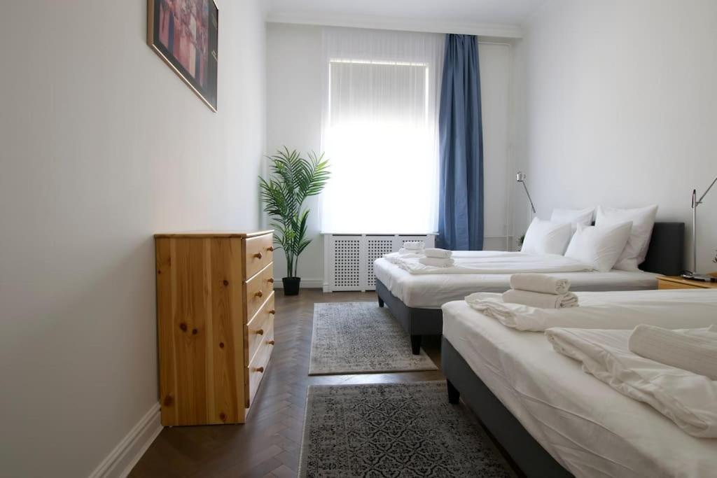 Premium Apartment By Hi5- Anker Apartment Budapest Exterior foto