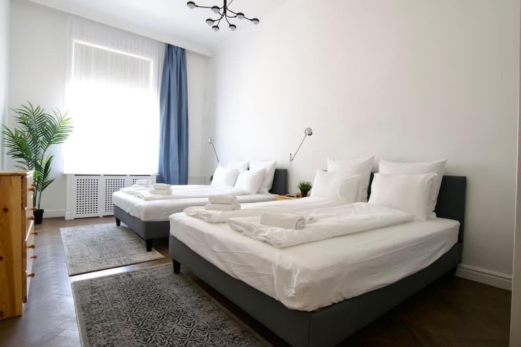 Premium Apartment By Hi5- Anker Apartment Budapest Exterior foto