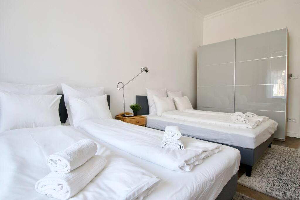 Premium Apartment By Hi5- Anker Apartment Budapest Exterior foto
